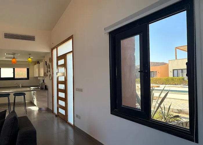 Luxury 2 Bedroom With Garden - Baywest - Somabay